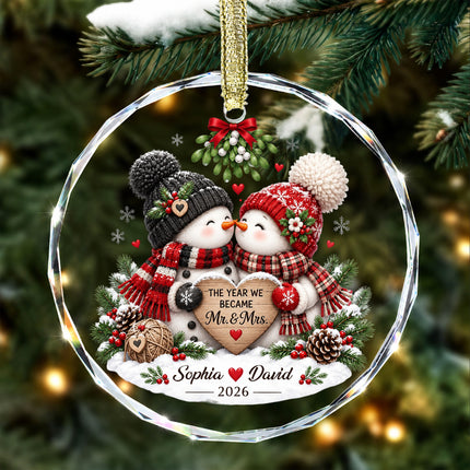 Personalized Newlywed Snowman Couple Mistletoe Christmas Glass Ornament