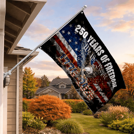 5.Lifestyleoutdoor_f8a16b86-033a-45c1-acdc-b903b58a2bfd - Charming Present
