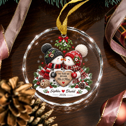 Personalized Newlywed Snowman Couple Mistletoe Christmas Glass Ornament