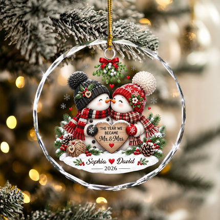 Personalized Newlywed Snowman Couple Mistletoe Christmas Glass Ornament