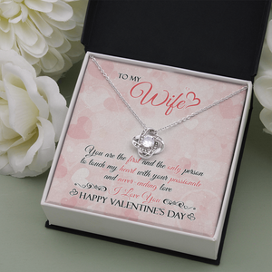 TO MY WIFE - HAPPY VALENTINE'S DAY - LOVE KNOT NECKLACE KT02